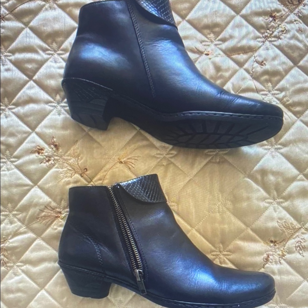 Black Ankle Boots with Zipper